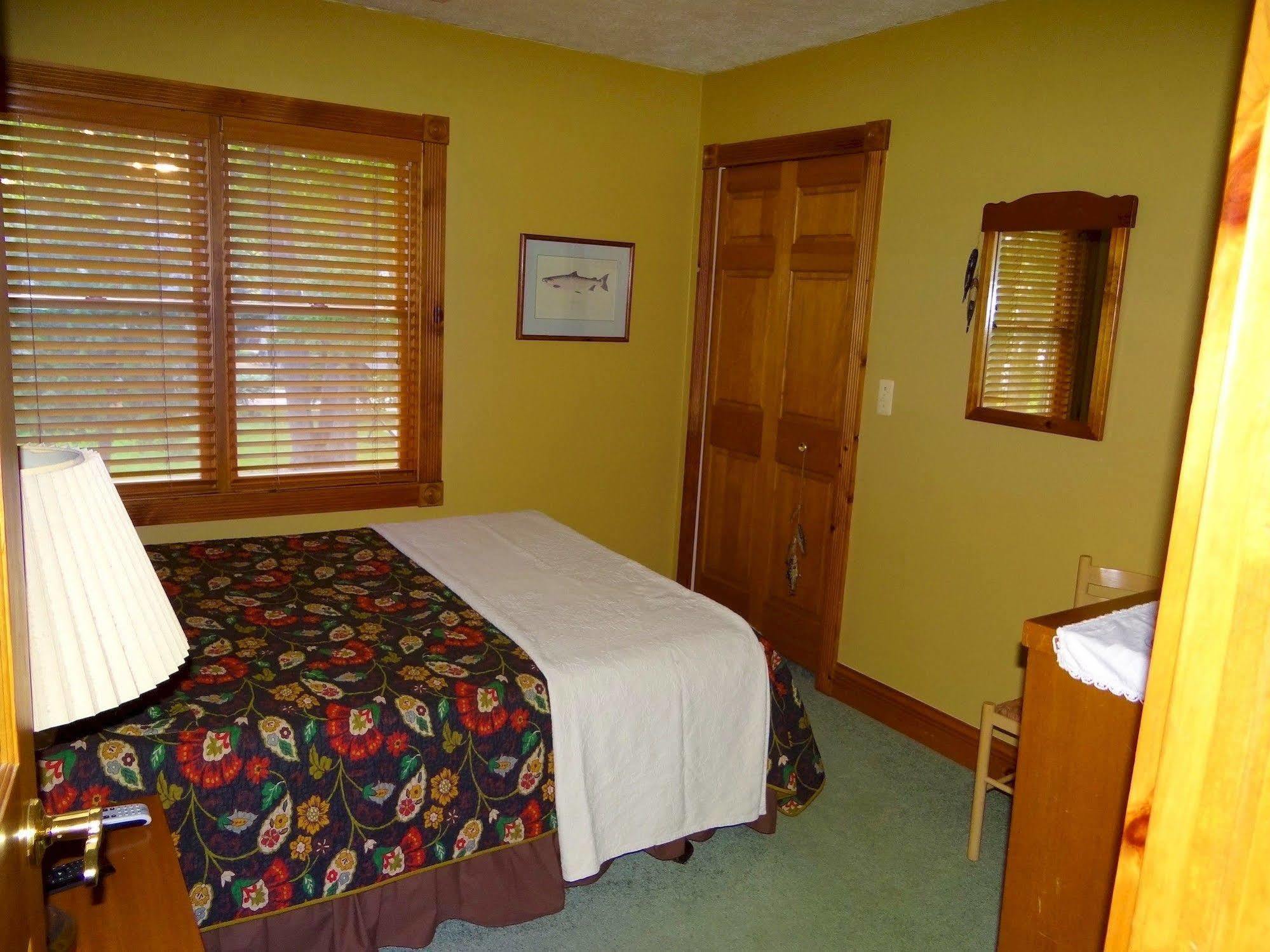 Sunset Resort Prudenville Екстериор снимка
